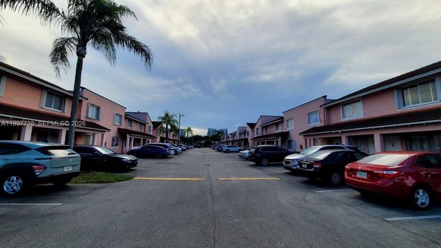 8017 Lake Dr 103, Doral, FL 33166