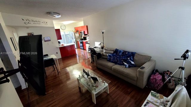 8017 Lake Dr 103, Doral, FL 33166