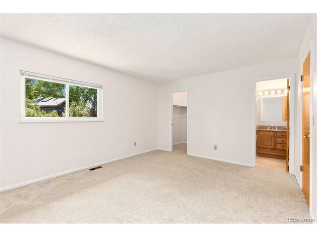 946 W Willow St, Louisville, CO 80027