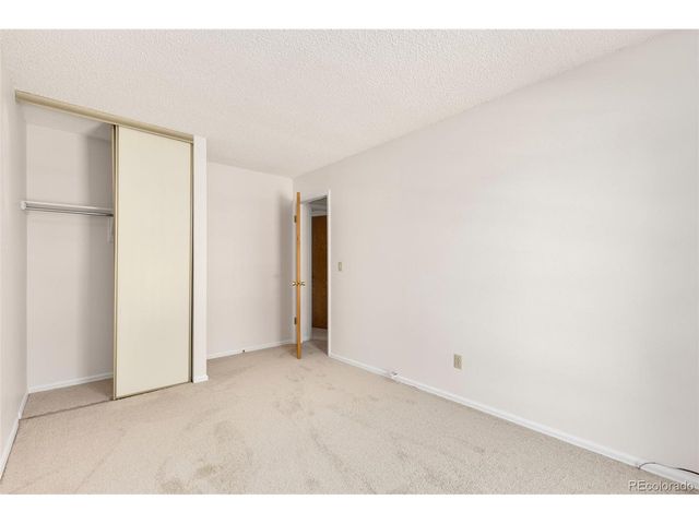 946 W Willow St, Louisville, CO 80027