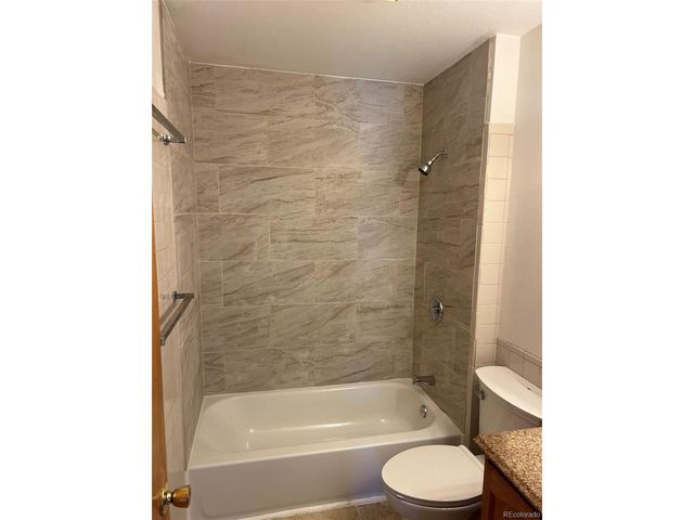 946 W Willow St, Louisville, CO 80027