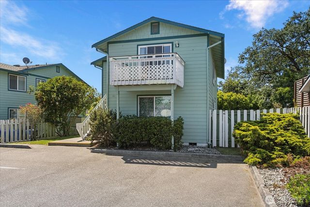 1113 SE 6th Avenue, Oak Harbor, WA 98277