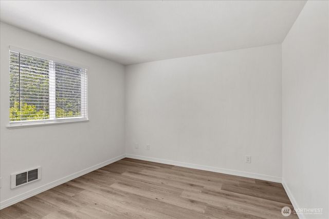 1113 SE 6th Avenue, Oak Harbor, WA 98277