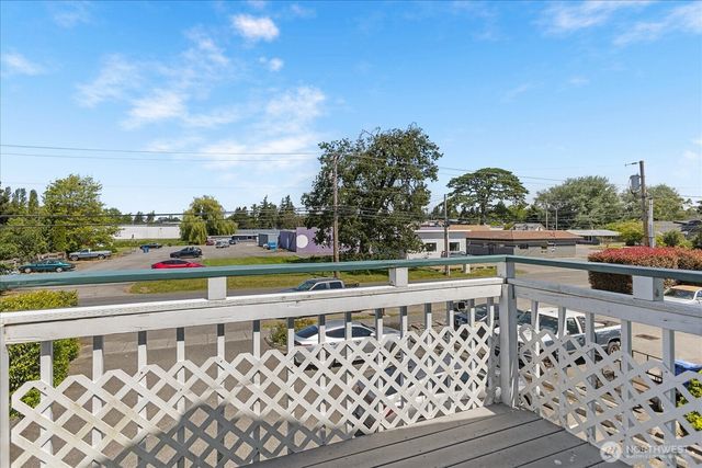 1113 SE 6th Avenue, Oak Harbor, WA 98277