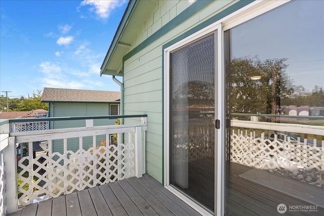 1113 SE 6th Avenue, Oak Harbor, WA 98277