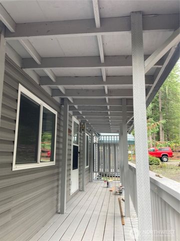 520 N Duckabush Drive W, Hoodsport, WA 98548