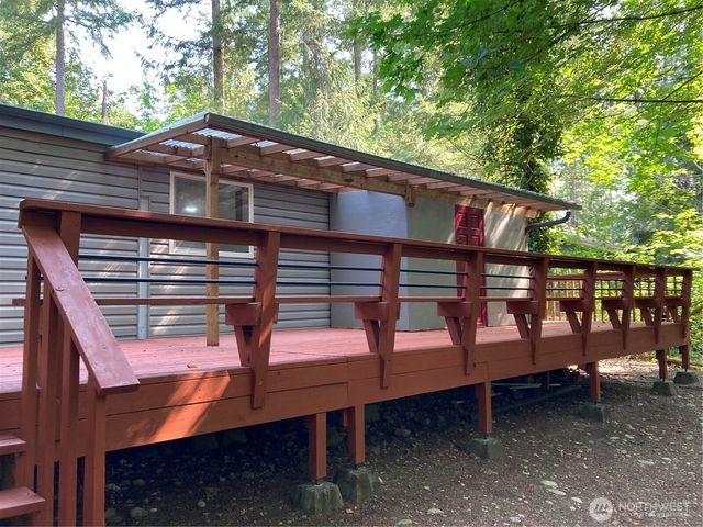 520 N Duckabush Drive W, Hoodsport, WA 98548
