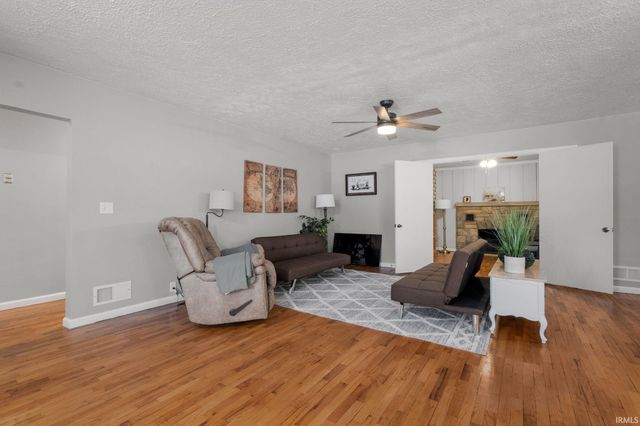 19617 Cleveland Road, South Bend, IN 46637