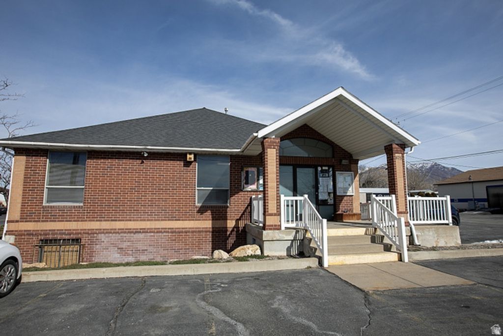 875 E HWY 193, Layton, UT 84040 — photo 5