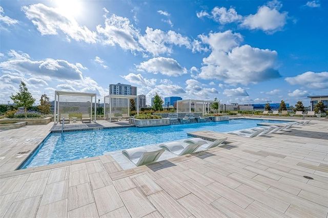 2047 Westcreek Lane 801, Houston, TX 77027