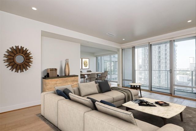 2047 Westcreek Lane 801, Houston, TX 77027