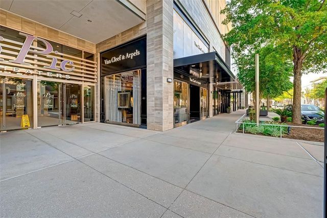 2047 Westcreek Lane 801, Houston, TX 77027