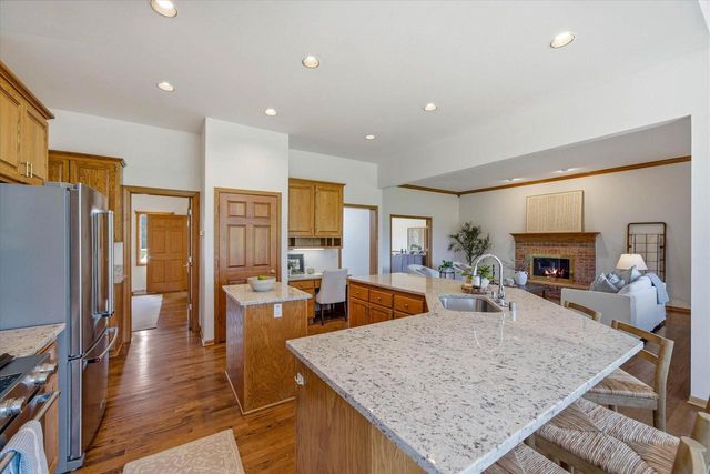 11020 Brighton PLACE, Mequon, WI 53097