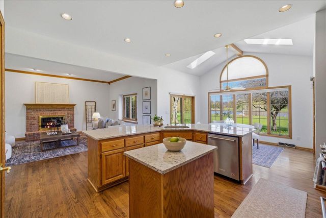 11020 Brighton PLACE, Mequon, WI 53097