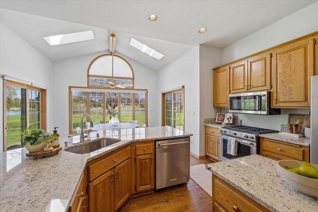 11020 Brighton PLACE, Mequon, WI 53097