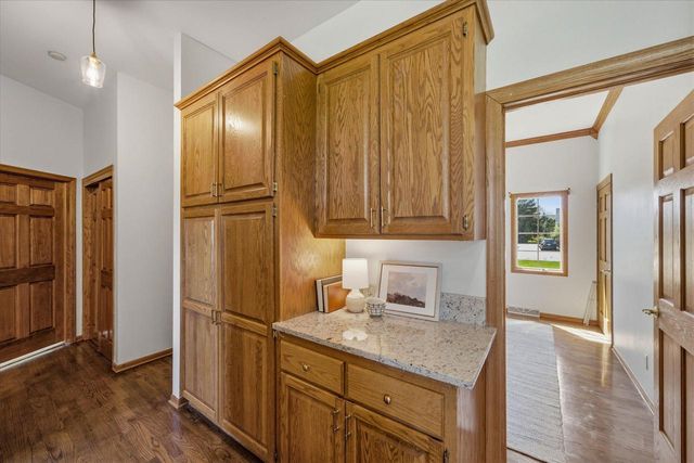 11020 Brighton PLACE, Mequon, WI 53097