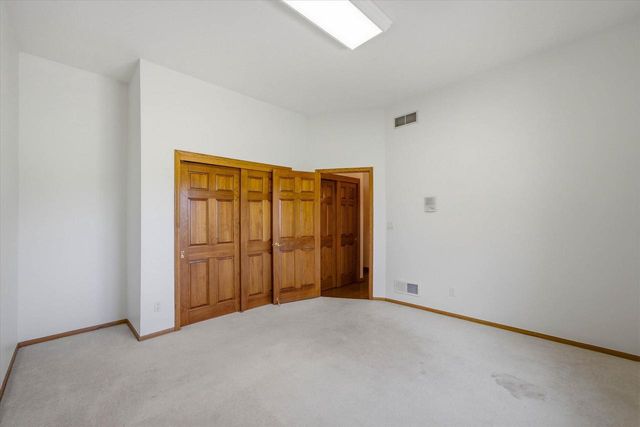 11020 Brighton PLACE, Mequon, WI 53097