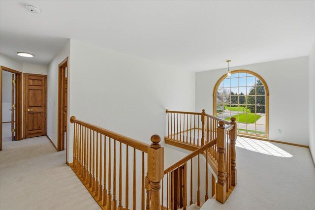 11020 Brighton PLACE, Mequon, WI 53097