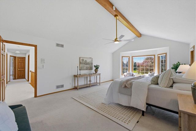 11020 Brighton PLACE, Mequon, WI 53097