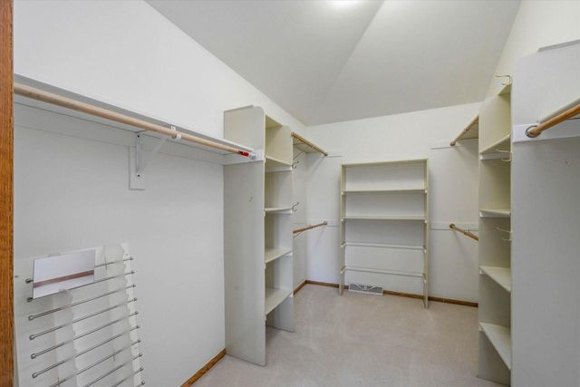 11020 Brighton PLACE, Mequon, WI 53097