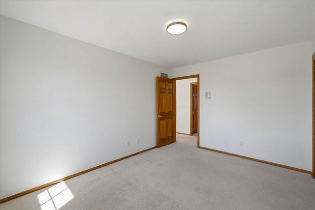 11020 Brighton PLACE, Mequon, WI 53097