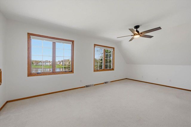 11020 Brighton PLACE, Mequon, WI 53097