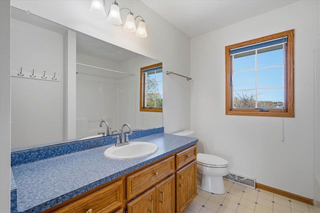 11020 Brighton PLACE, Mequon, WI 53097