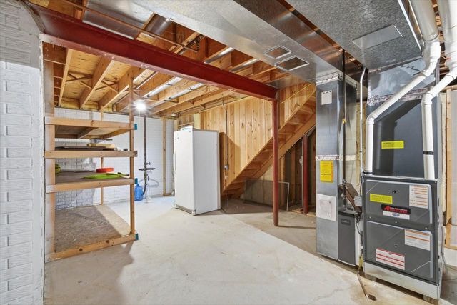 11020 Brighton PLACE, Mequon, WI 53097