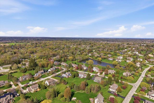 11020 Brighton PLACE, Mequon, WI 53097