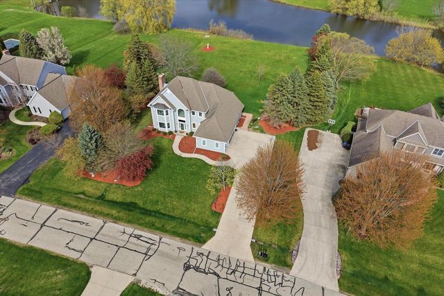 11020 Brighton PLACE, Mequon, WI 53097