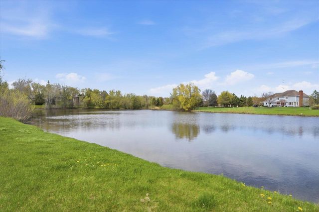 11020 Brighton PLACE, Mequon, WI 53097