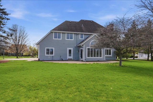 11020 Brighton PLACE, Mequon, WI 53097