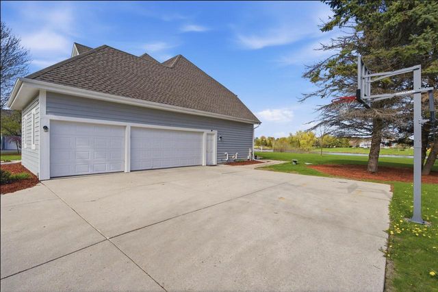 11020 Brighton PLACE, Mequon, WI 53097