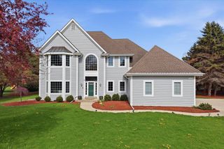 11020 Brighton PLACE, Mequon, WI 53097