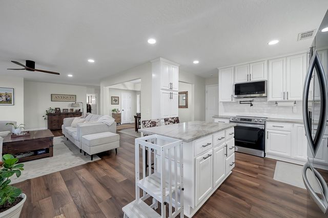 13314 Hilltop Circle, Willis, TX 77318