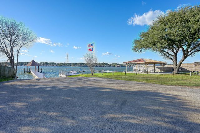 13314 Hilltop Circle, Willis, TX 77318