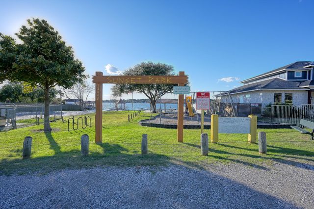 13314 Hilltop Circle, Willis, TX 77318