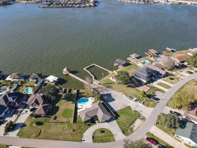 13314 Hilltop Circle, Willis, TX 77318