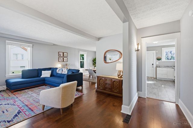 6867 Hurd Avenue, Columbia Twp, OH 45227