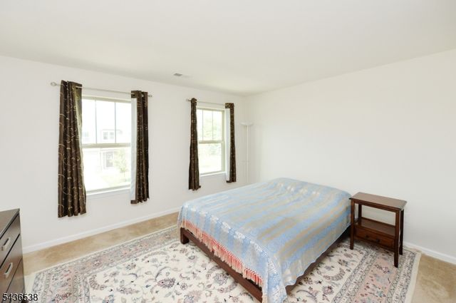 27 Winfield Dr, Woodcliff Lake Boro, NJ 07677