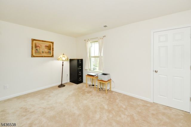 27 Winfield Dr, Woodcliff Lake Boro, NJ 07677