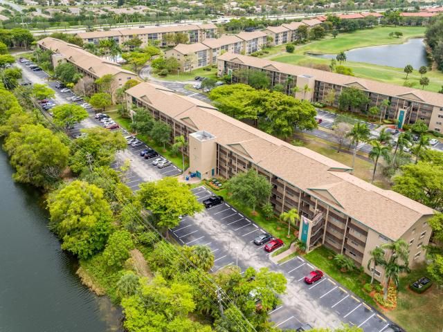 13355 SW 9th Court 304h, Pembroke Pines, FL 33027