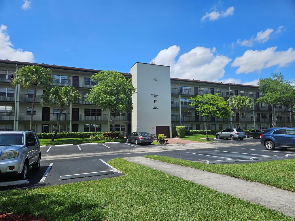 13355 SW 9th Court 304h, Pembroke Pines, FL 33027