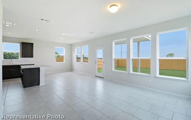 200 Insider LOOP, Elgin, TX 78621