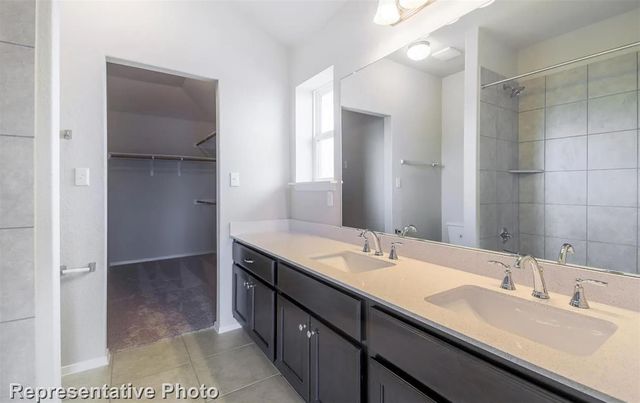 200 Insider LOOP, Elgin, TX 78621