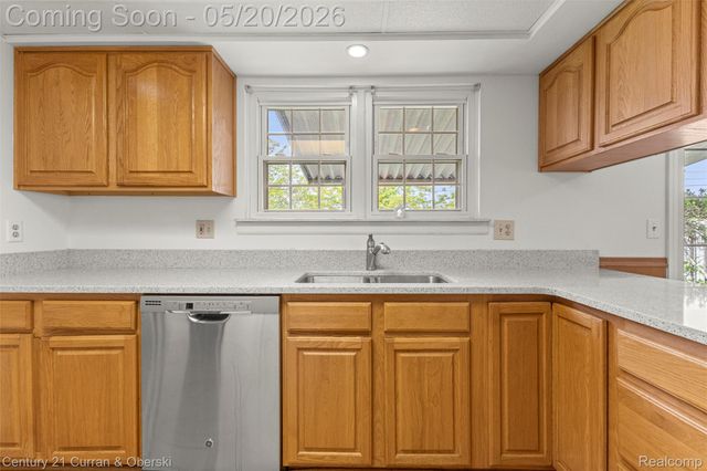 6873 Carriage Hills Drive, Canton Charter Township, MI 48187