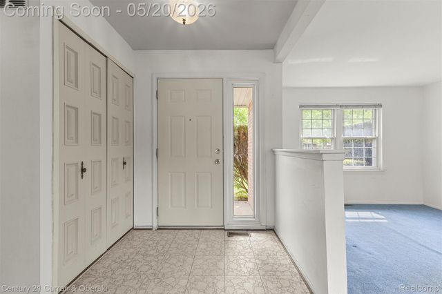 6873 Carriage Hills Drive, Canton Charter Township, MI 48187