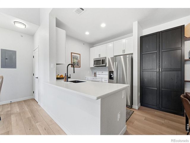 8329 S Independence Circle 306, Littleton, CO 80128