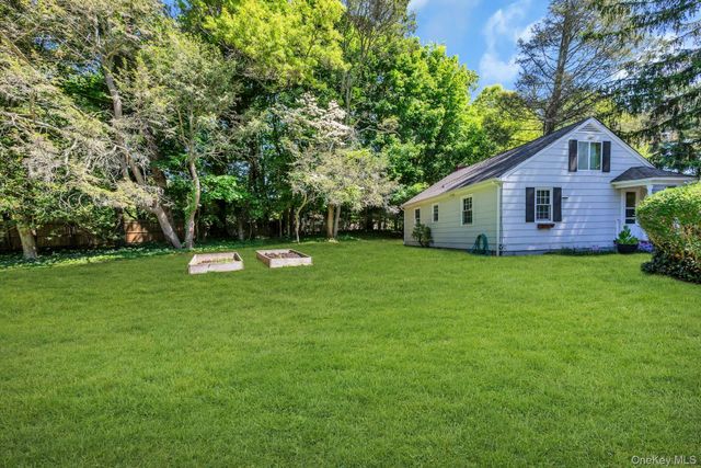 15 Cherry Lane A, Glen Head, NY 11545