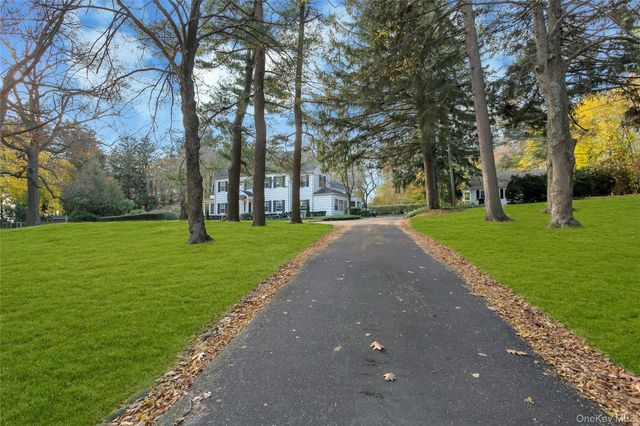 15 Cherry Lane A, Glen Head, NY 11545